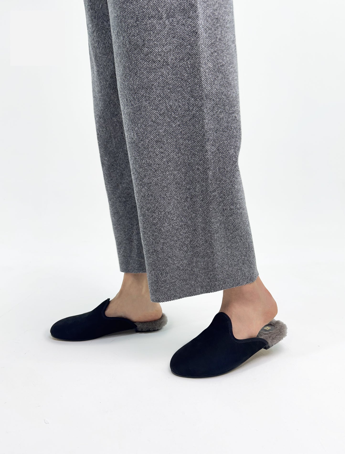 Ryn Winter Slippers in Black